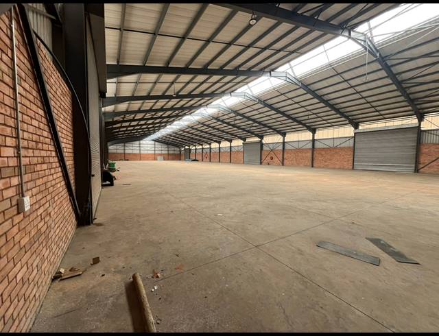 3,200M² WAREHOUSE FOR SALE IN WITHOK ESTATE